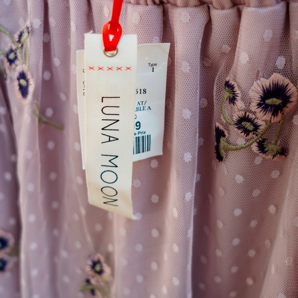 Dusty rose/lilac embroidered midi skirt - Picture 2 of 4